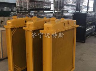 山推散熱器SD22原廠水箱